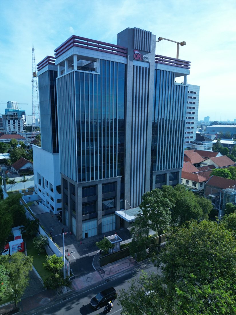 Tampak luar OJK SURABAYA