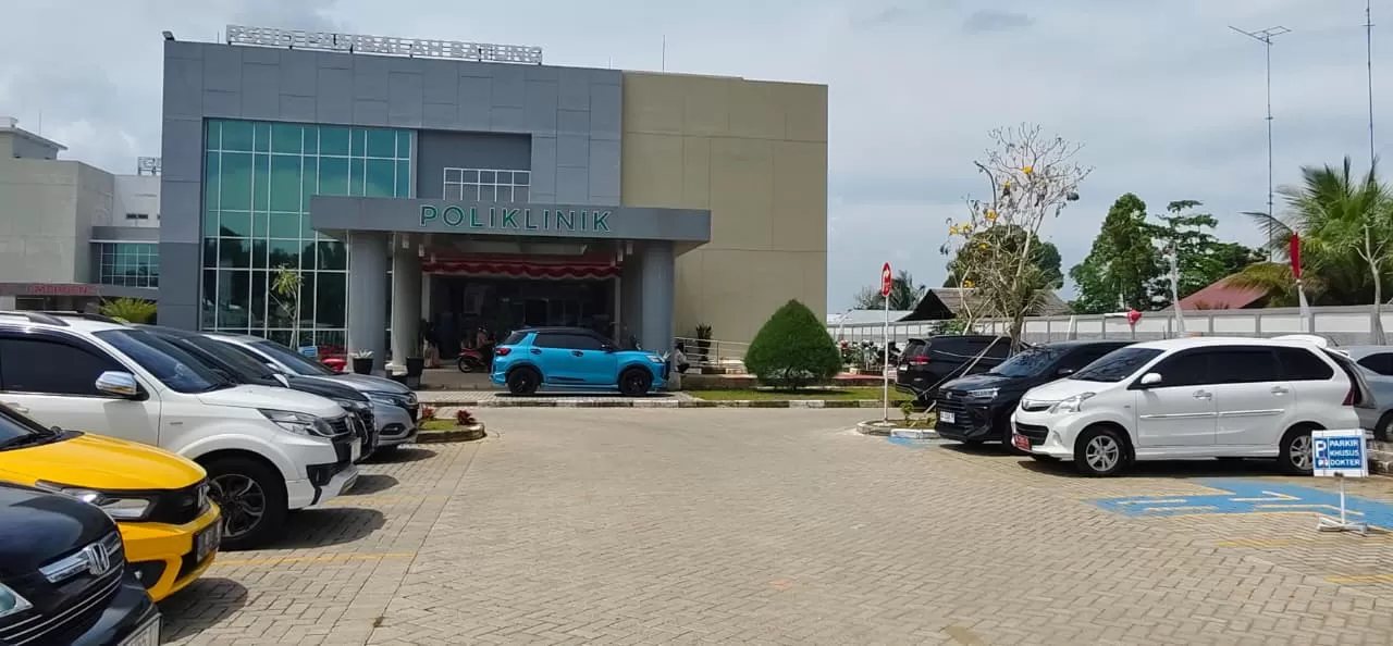 Tampak luar RSUD PEMBALAH BATUNG