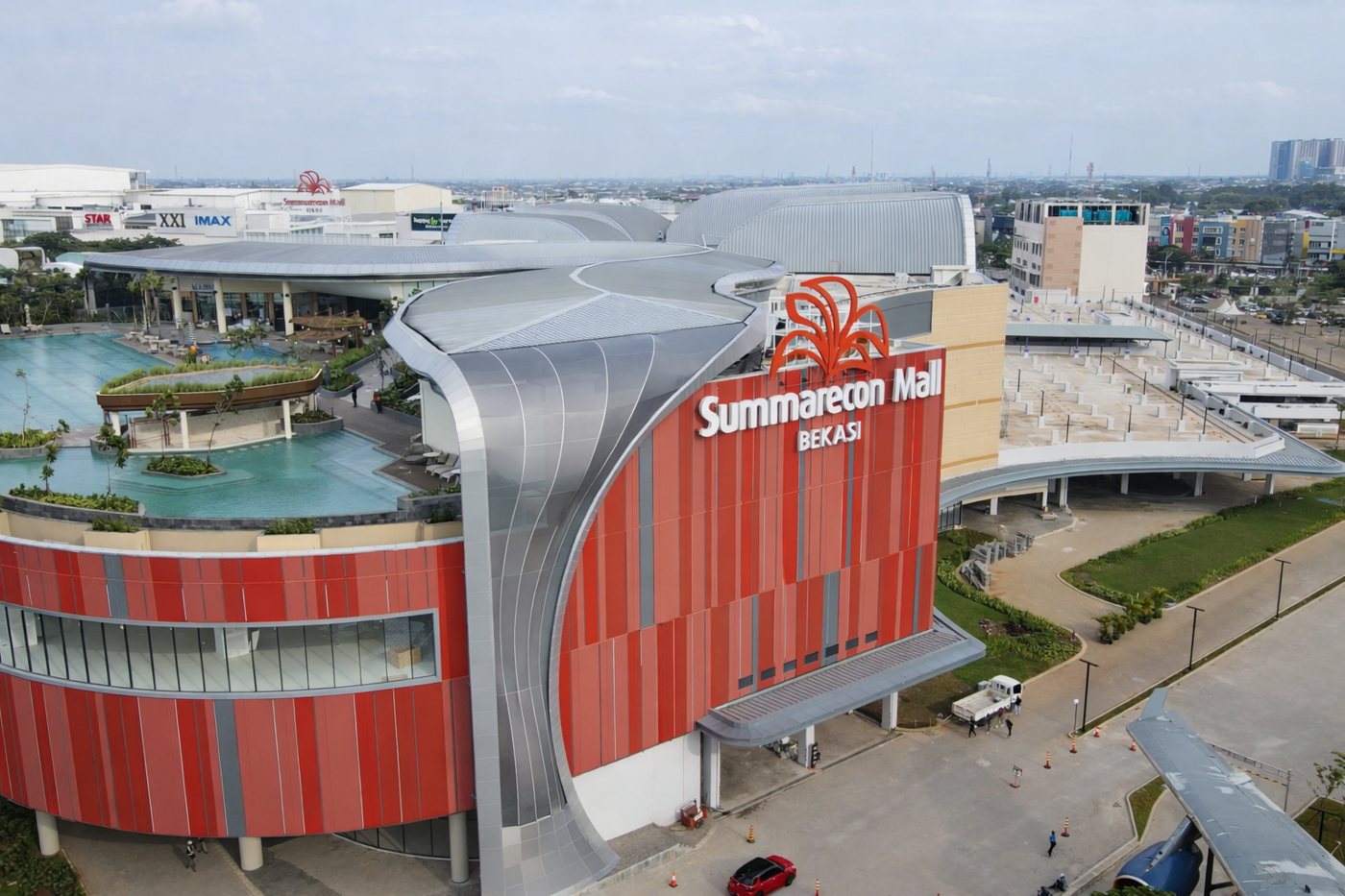 Tampak luar SUMMARECON MALL BEKASI 2