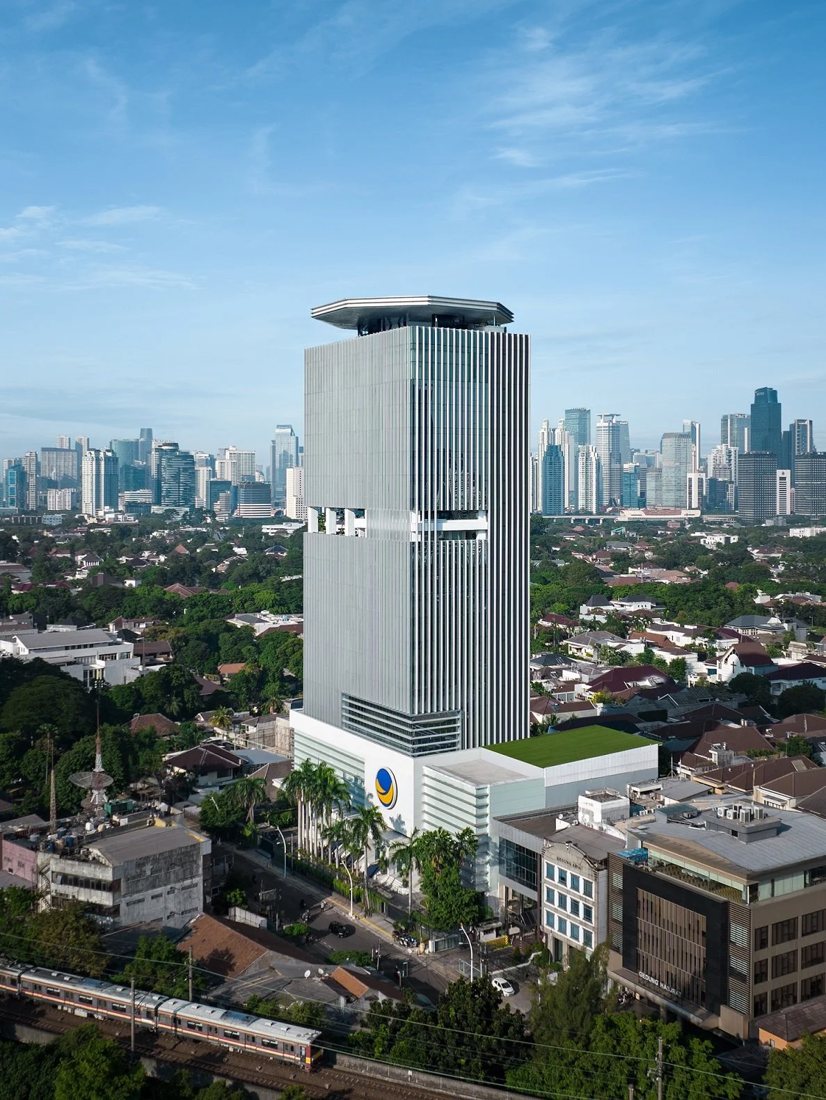 Tampak luar NASDEM TOWER