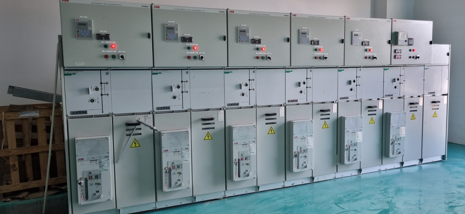 RS Vertikal Makassar — panel elektrikal 2