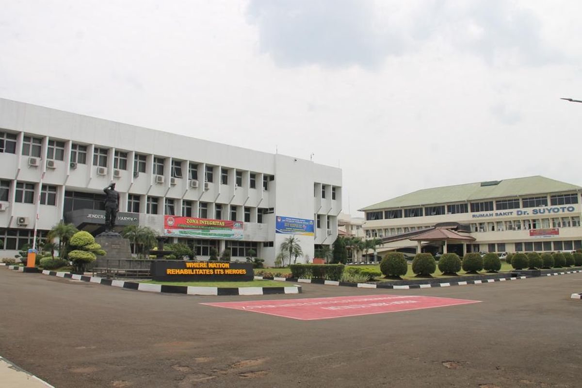 Tampak luar RS SUYOTO